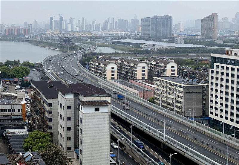 南昌市九州高架洪都大道象湖段路灯